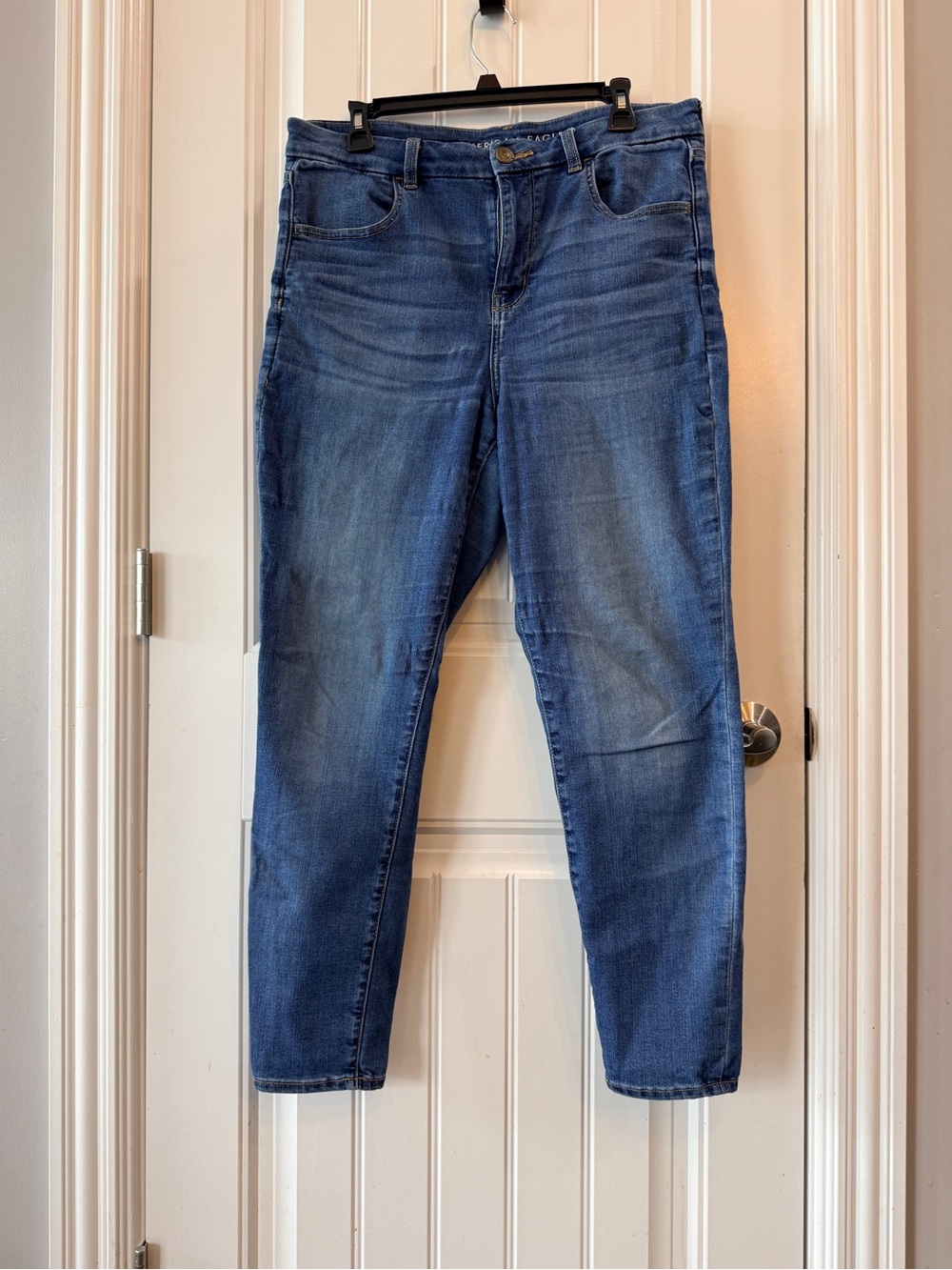 American Eagle Outfitters Blue Cropped Ankle Jeans